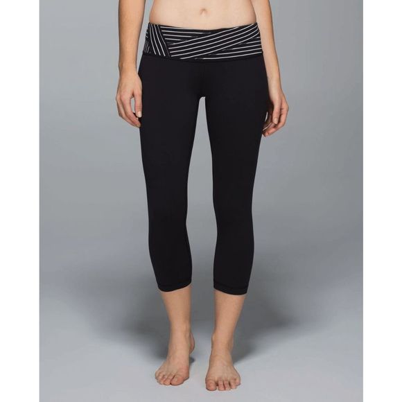 Lululemon Wunder Under Crop *Black /  Wi14 Quilt 3* Size 4 - Picture 2 of 10